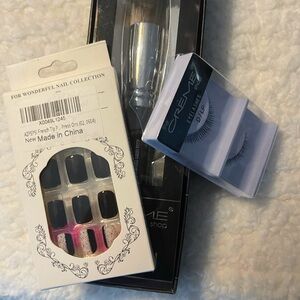 Crème Black Lashes Set with makeup brush and nails bundle new in box